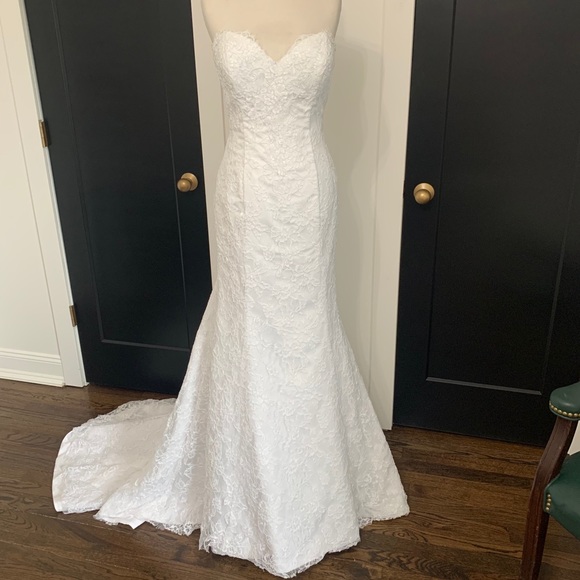 Dresses & Skirts - Lace wedding dress